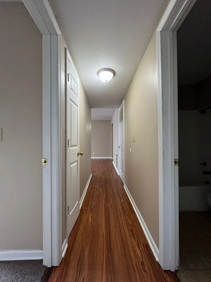 Warsaw - 2 Bedroom, 1.5 Bath - Great Location — Photo 1