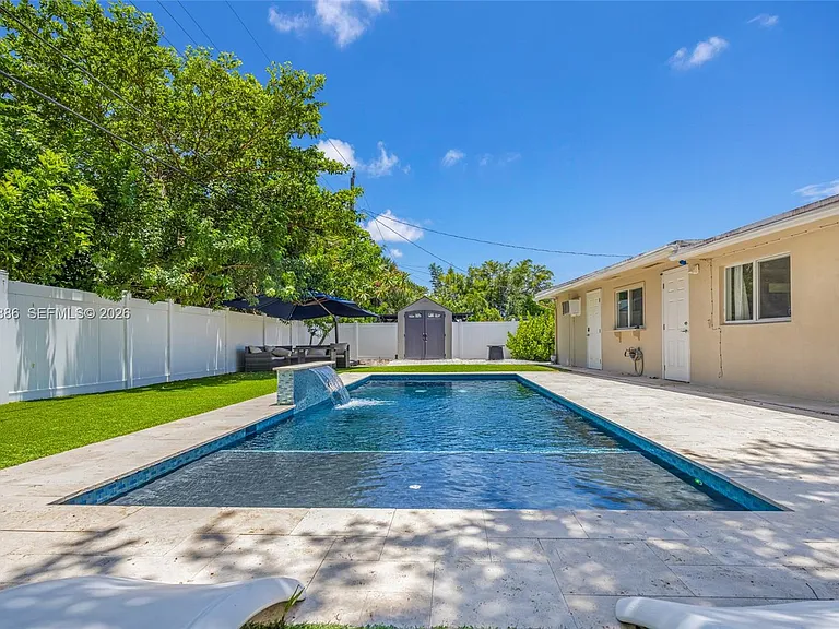 1837 NE 48th Ct — Photo 32