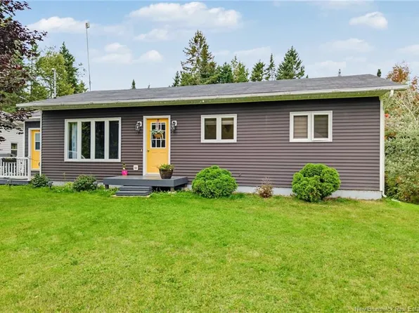 15 Brentwood Dr, Northampton, NB E7N 1J5