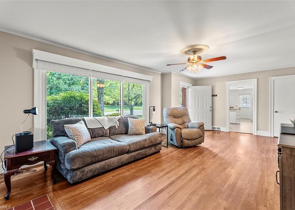 1st image of 213 Old Westfield Rd