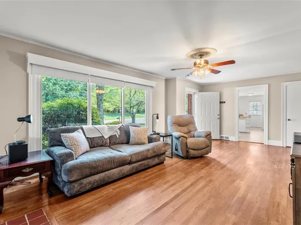 213 Old Westfield Rd, Pilot Mountain, NC 27041