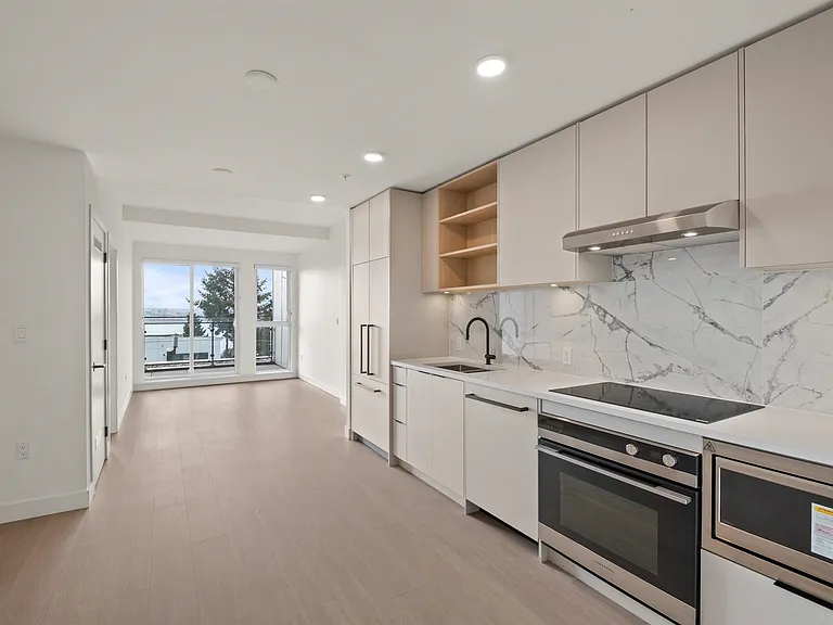 422 E 3rd St #553 — Photo 2
