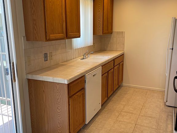 2nd image of 487 Ortega Ave APT 5