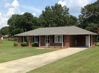 10 Annie Ct, Dalzell, SC 29040