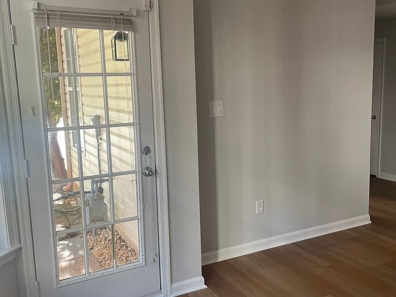 5th image of 20974 Cohasset Ter