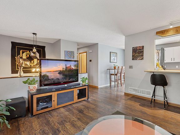 3rd image of 10170 Tamarack St NW