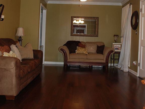 4th image of 102 Poplar Dr