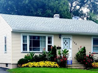 126 Riverside Dr, Montgomery, IL 60538