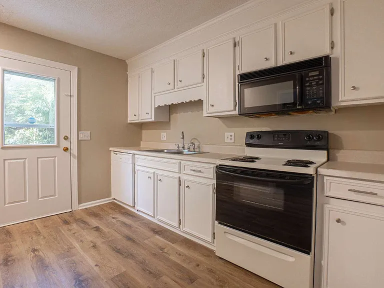 26 Bedford Ct — Photo 18