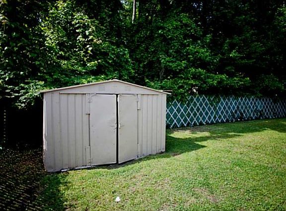 5th image of 1420 Antoinette Cir