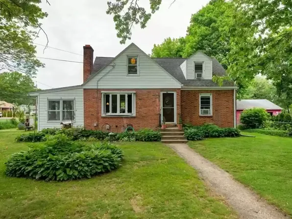 96 Pittroff Ave, South Hadley, MA 01075