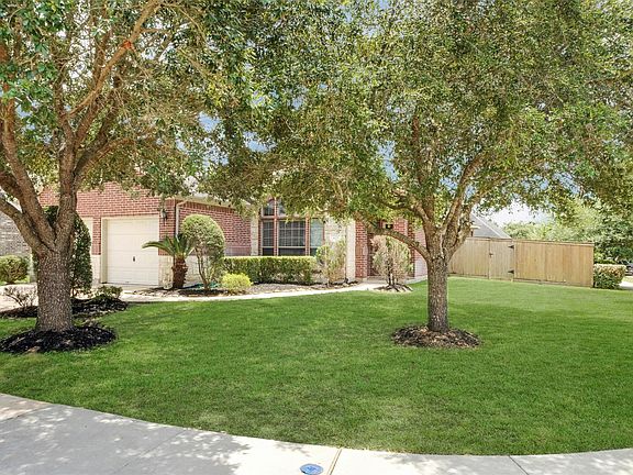 2nd image of 4031 Jade Cove Ln