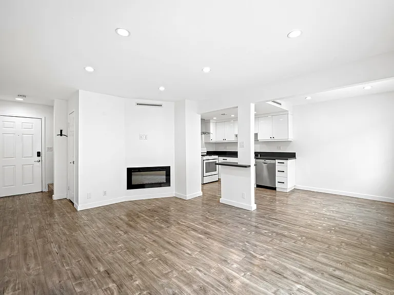 2359 Mira Vista Ave #F — Photo 26