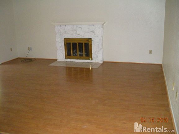 4th image of 18 Glenville Cir