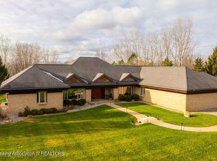 109 Daggertail Ln, Okemos, MI 48864