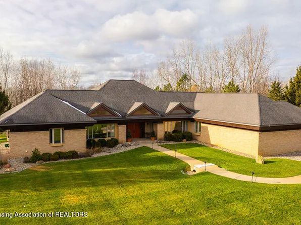 109 Daggertail Ln, Okemos, MI 48864