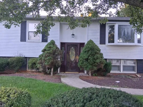 168 Butternut Ct, Sinking Spring, PA 19608