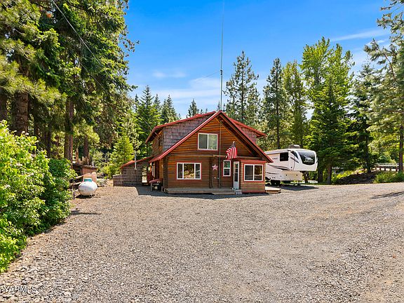4th image of 11 Fontaine Ln