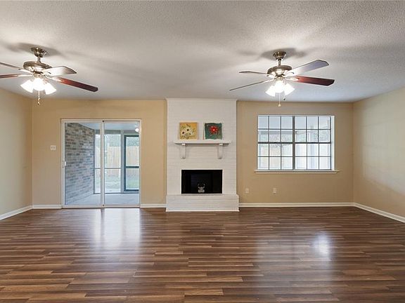 4th image of 238 Janet Dr