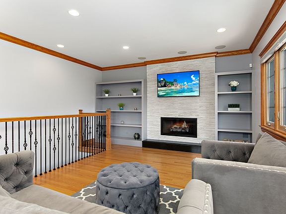 5th image of 7517 N Odell Ave