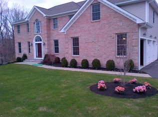 1 Red Fox Ct, New Fairfield, CT 06812