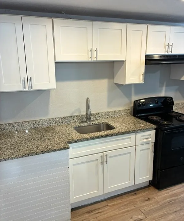 2146 Inwood Ter #7