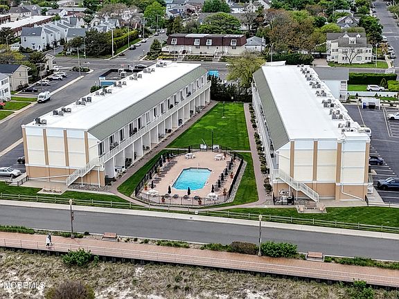 4th image of 448 Ocean Avenue N #25A