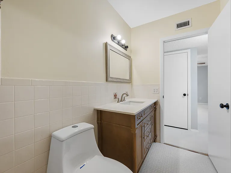 2258 World Parkway Blvd W #40 — Photo 1