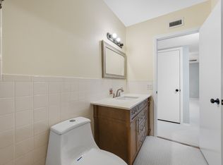 2258 World Parkway Blvd W APT 40, Clearwater, FL 33763