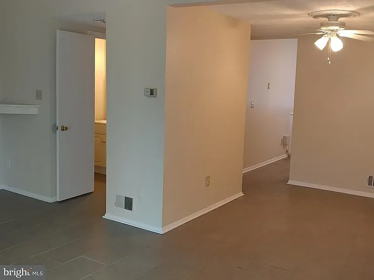 962 Topview Dr — Photo 9