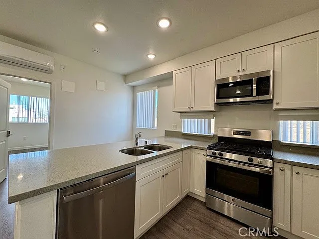 1210 1/2 Fedora St — Photo 10