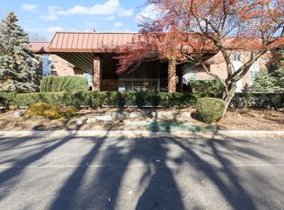 1049 W Ogden Ave #1-105, Naperville, IL 60563