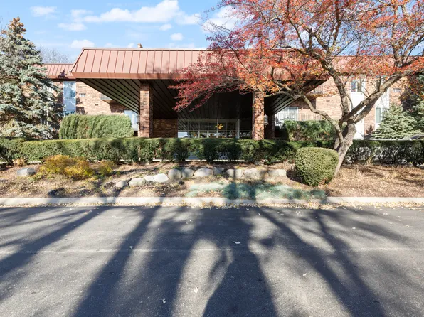 1049 W Ogden Ave #1-105, Naperville, IL 60563