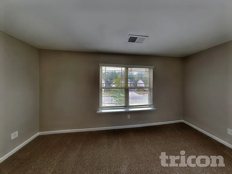 147 Southwind Ln — Photo 13