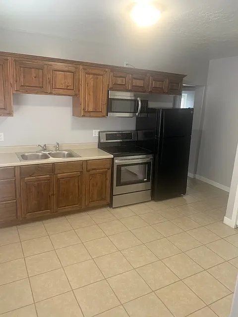 579 West Duplex — Photo 3