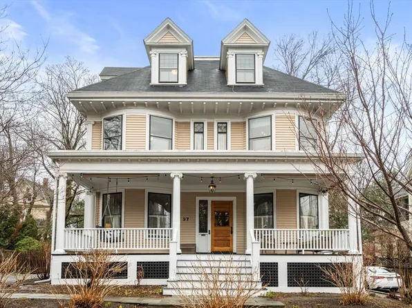 97 Eldredge St, Newton, MA 02458