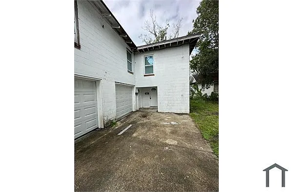 Building Photo - 320B Nixon St