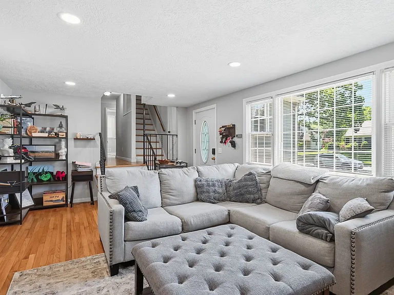 62 N Circle Dr — Photo 5