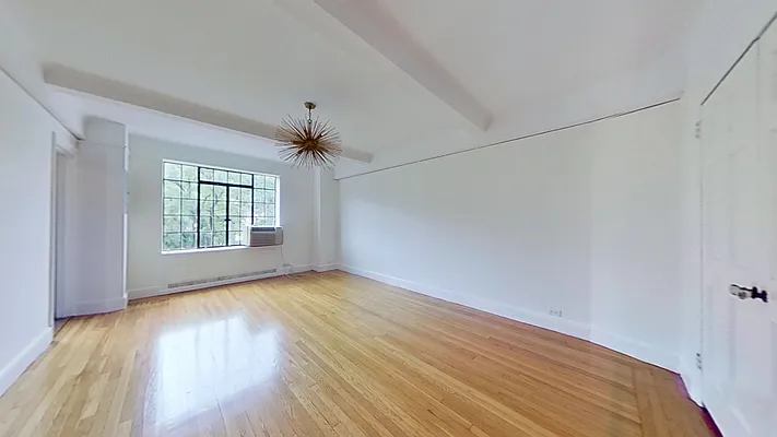 Rented by Bond New York | media 18