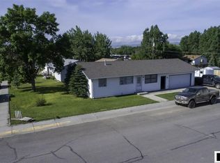 809 Erwin St, Douglas, WY 82633