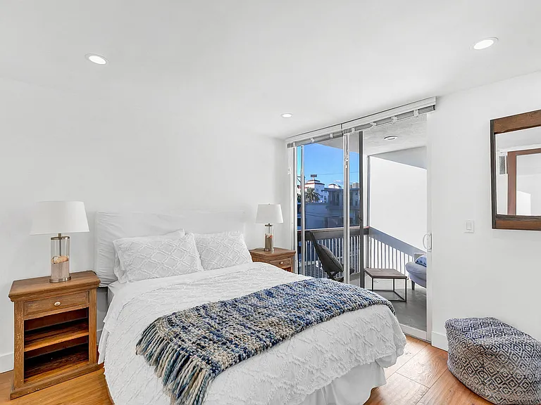1025 Ocean Avenue — Photo 72