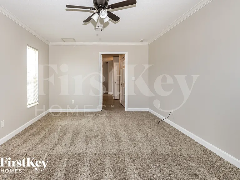 1061 SW Dubois Ave — Photo 8
