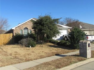 1320 Rosedale Springs Ln, Fort Worth, TX 76134