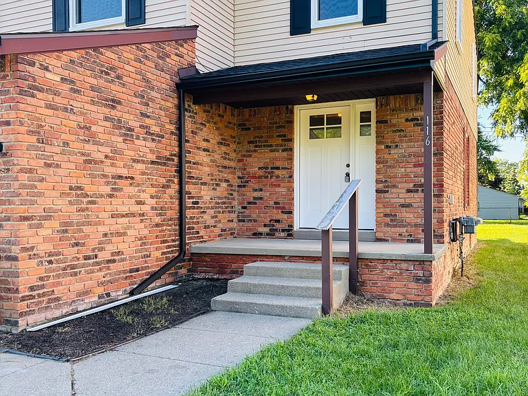 116 Regents Dr #116 — Photo 3