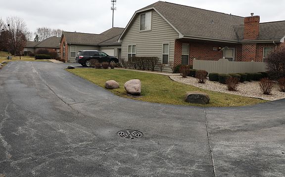 5th image of 130 E 162nd Ln