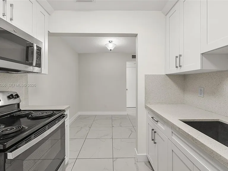 5141 Hollywood Blvd #206 — Photo 3
