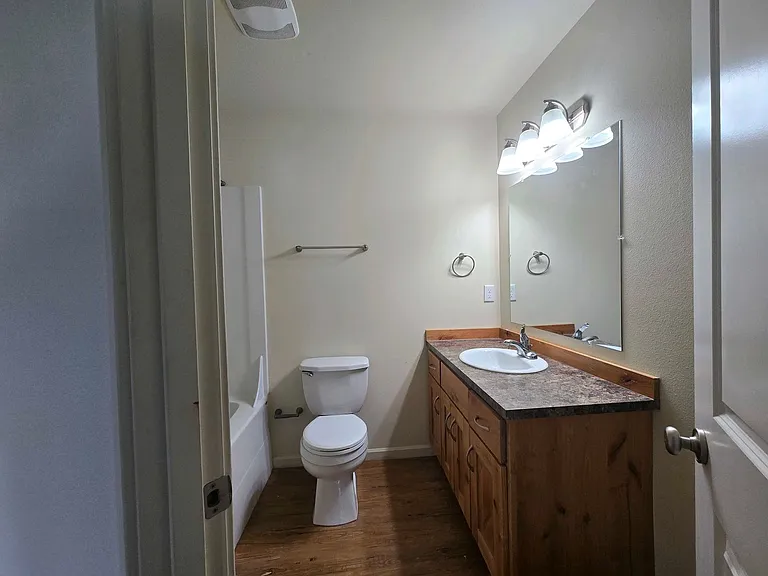 1802 College St #1810 — Photo 26