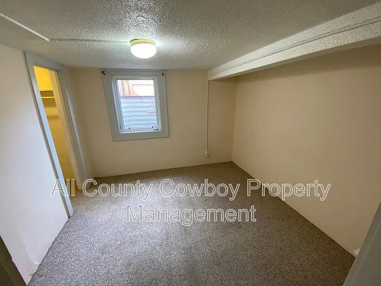 170 1/2 N 8th St — Photo 13