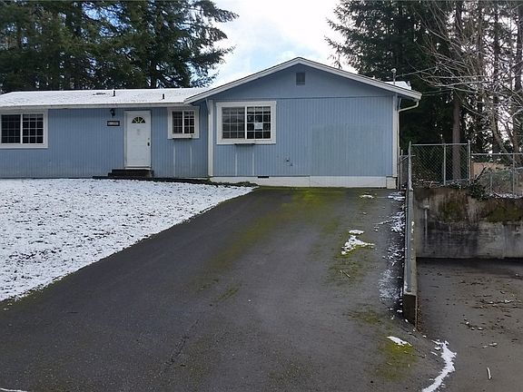 3rd image of 13799 Chinook Cir NW