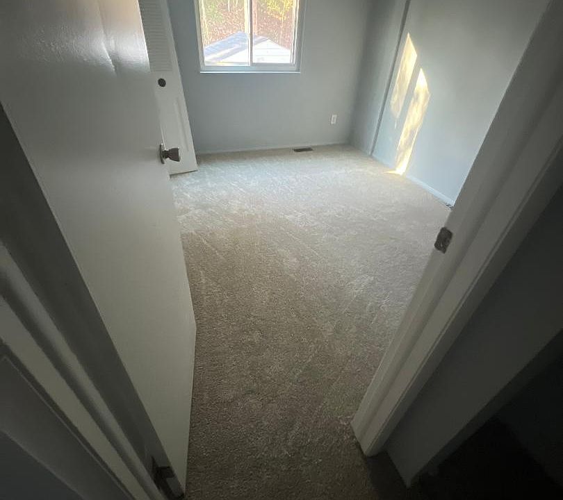 2nd image of 906 Grayfox Cir